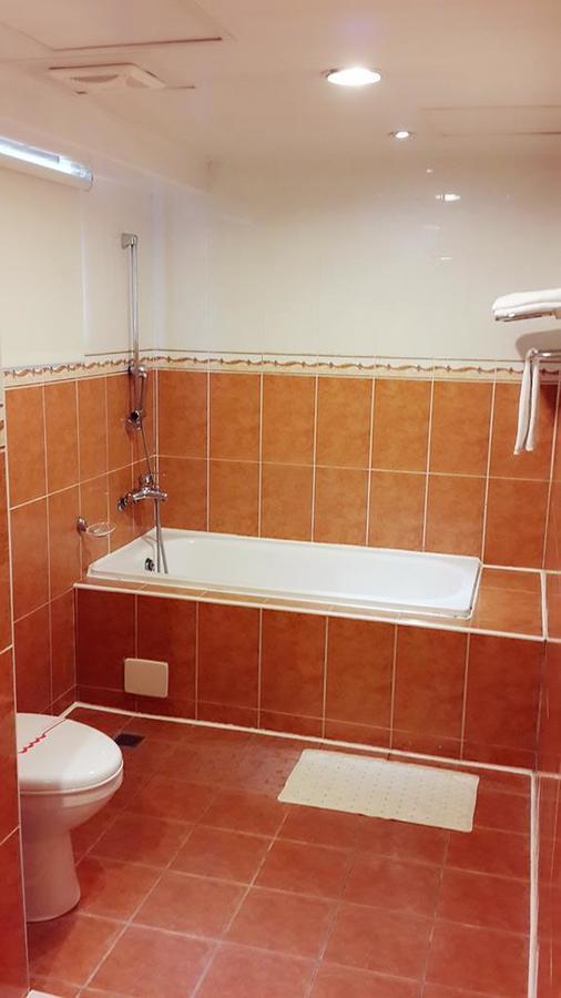 Jing Jing Holiday Hotel Cao Hùng Ngoại thất bức ảnh