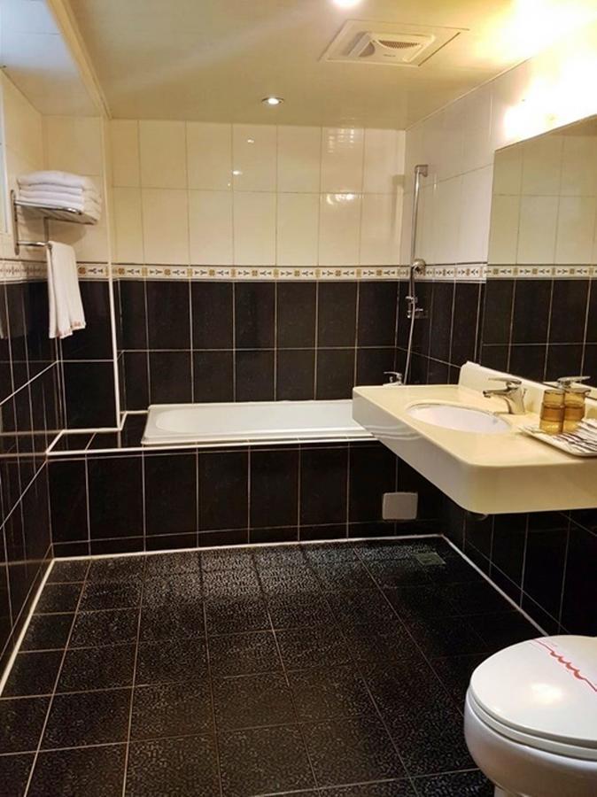 Jing Jing Holiday Hotel Cao Hùng Ngoại thất bức ảnh