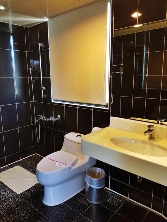 Jing Jing Holiday Hotel Cao Hùng Ngoại thất bức ảnh